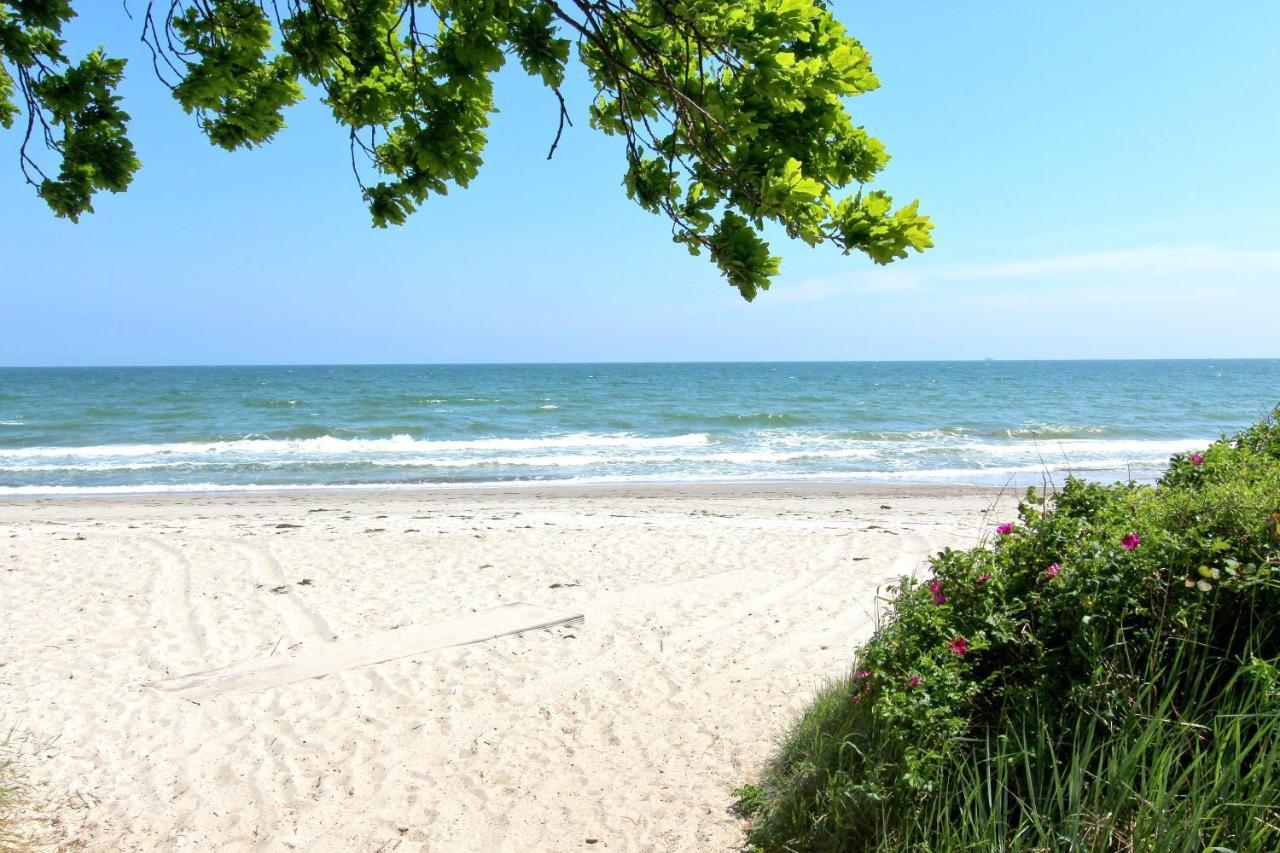 Strandnahe Fewo Rex Rugia: Terrasse und Erlebnisbad-Zugang Lobbe Exterior photo