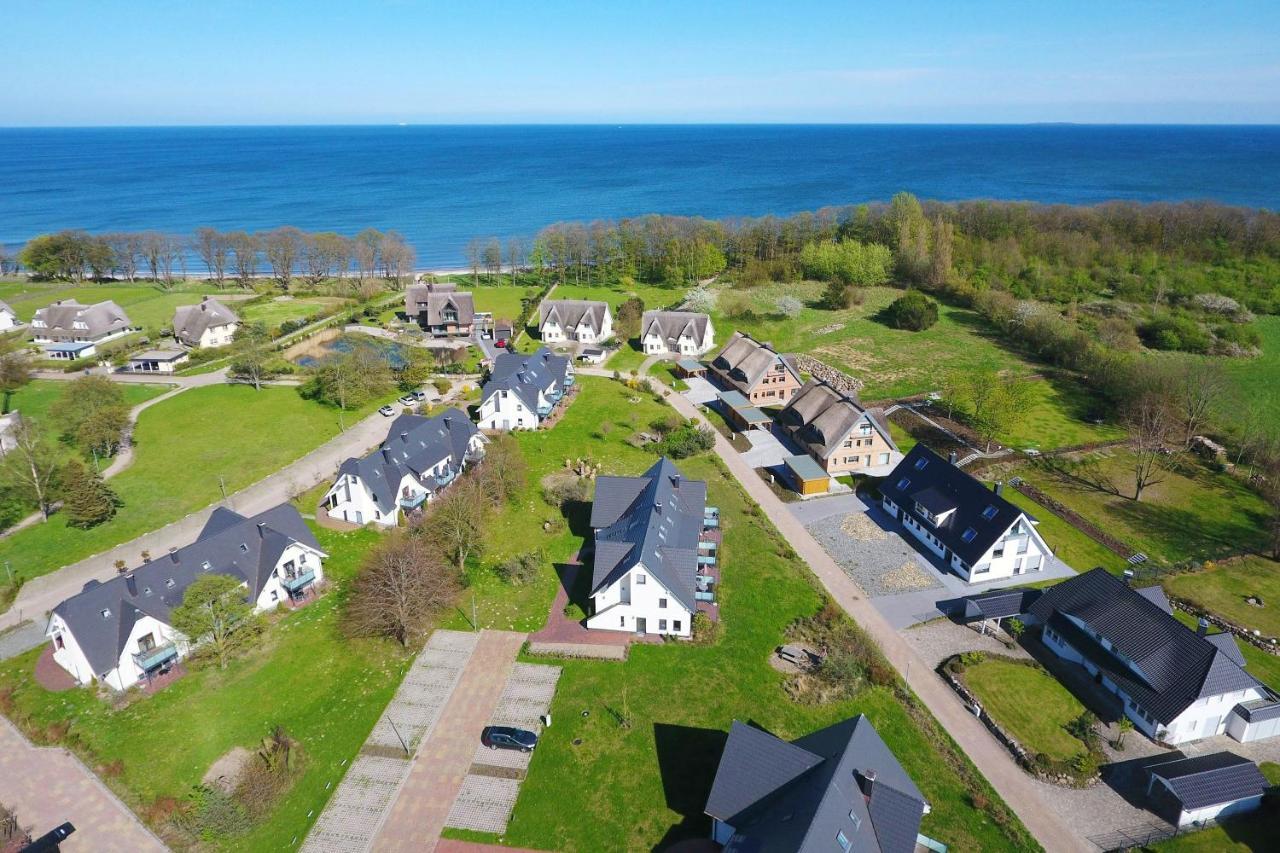Strandnahe Fewo Rex Rugia: Terrasse und Erlebnisbad-Zugang Lobbe Exterior photo
